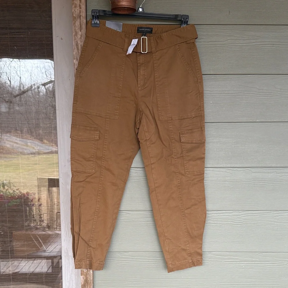 Banana Republic Factory High Rise Cargo Pant - Picture 2 of 10